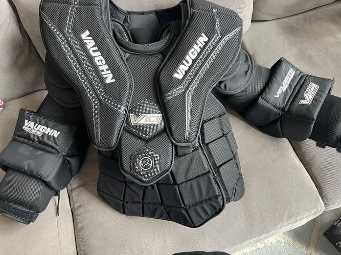 Vaughn V10 Pro Carbon Chest Protector