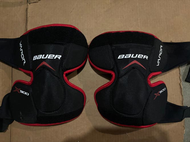 Bauer Vapor X900 Jr goalie knee pads