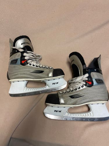 Used Senior Bauer Vapor SFL V Hockey Skates Regular Width 10