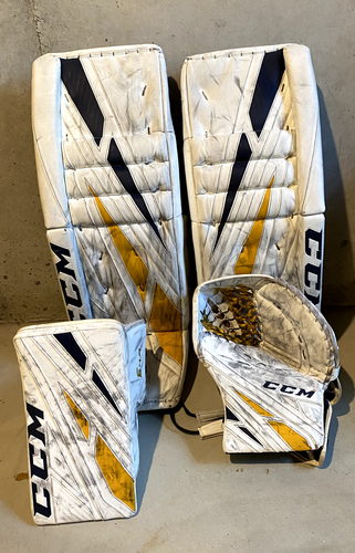 Used 34" CCM Extreme flex 4.9 Regular Goalie Full Set