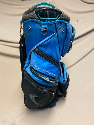 Used Men's Nike Carry Bag