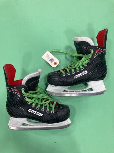 Used Intermediate Bauer Vapor X300 Hockey Skates Regular Width Size 4