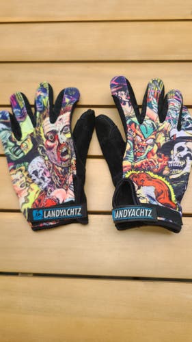 Used Landyachtz longboard gloves, size Medium