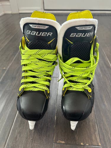 EUC Junior Bauer Regular Width Size 1.5 Supreme S35 Hockey Skates