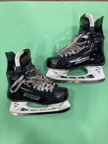 Used Junior Bauer Supreme 2S Pro Hockey Skates Regular Width Size 3