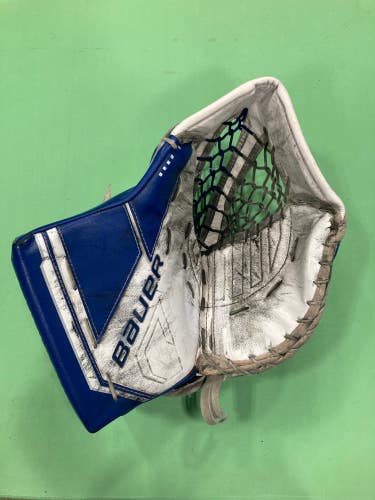 Senior Bauer M5 Pro Goalie Regular Glove