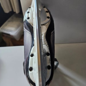 Junior Used Bauer Vapor X50 Hockey Skates Regular Width Size 3