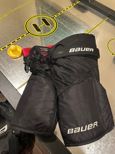 Used XL Bauer  vapor x800 lite Hockey Pants