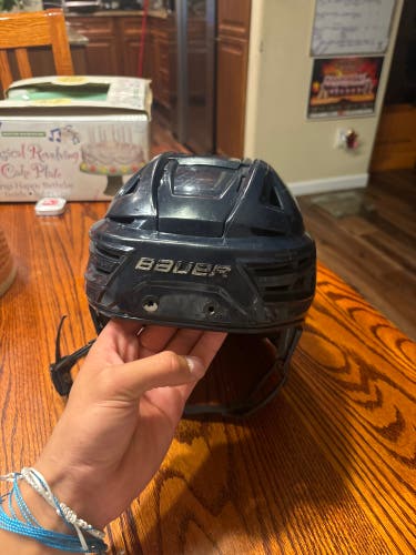 Used Large Bauer  Re-Akt 150 Helmet