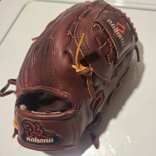 Used Right Hand Throw Nokona Bloodline pro elite Baseball Glove 12"