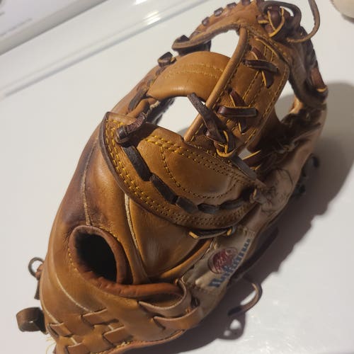 Used Right Hand Throw Nokona BM-76 Baseball Glove 11.5"