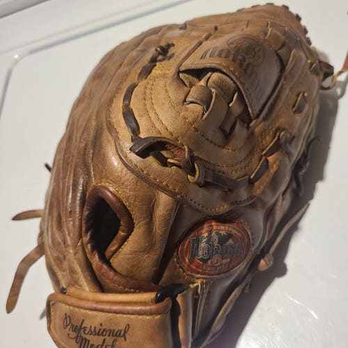 Used Right Hand Throw Nokona AMG-650 CW Softball Glove 12.5"