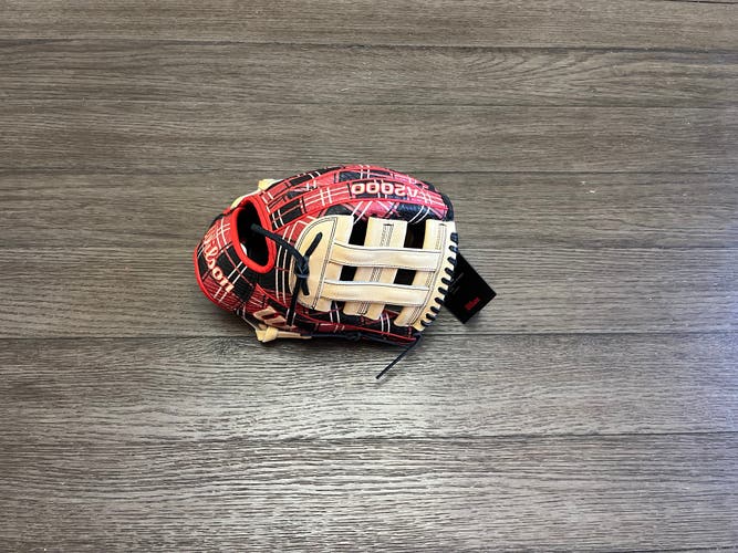 New Wilson A2000 CWS Omaha Plaid PP05 11.5” H Web