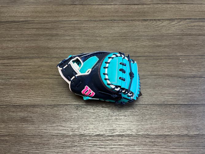 New Wilson A2000 CWS Angler 1723 34” Catchers Mitt