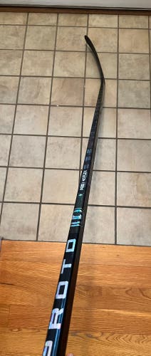 Used Junior Bauer Right Handed Proto-R Hockey Stick