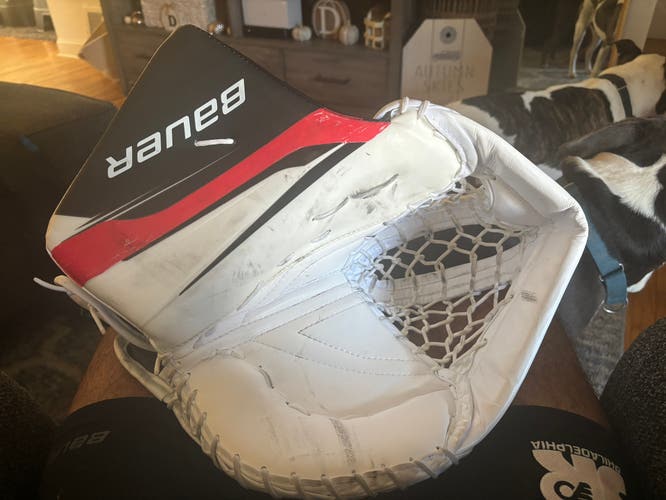 Bauer hyperlite 2 goalie glove