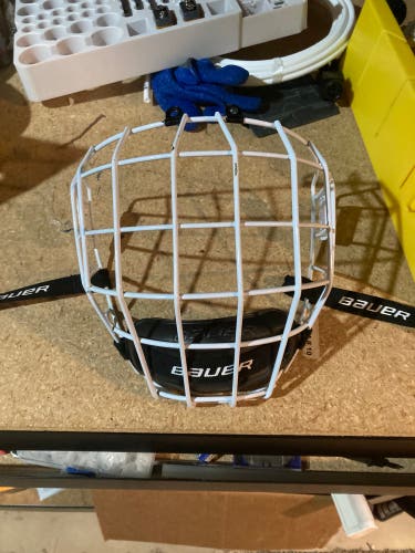 Bauer profile 2 cage - senior white