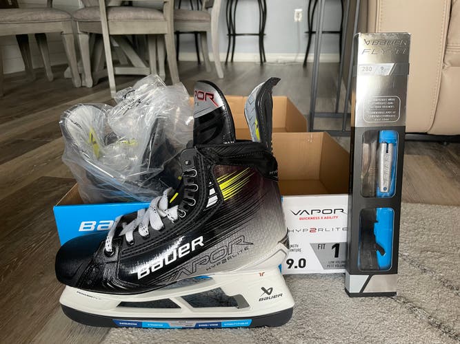 Brand New Bauer Vapor Hyperlite 2 Skates Size 9