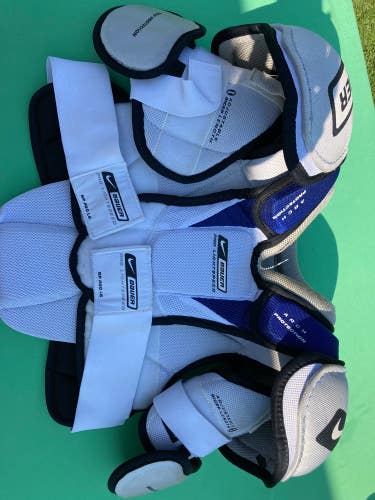 Used Medium Senior Bauer PRO LIGHTSPEED Shoulder Pads