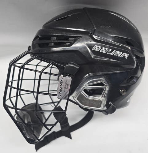 BAUER REAKT 95 HOCKEY HELMET WITH CAGE MEDIUM BLACK USED NCAA #19(12706)