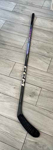 New Intermediate CCM Right Handed P28  RibCor Trigger 8 Pro Hockey Stick