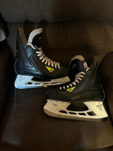 Used Graf Extra Wide Width 10 Supra 709 Hockey Skates