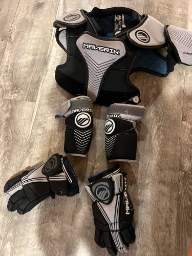 Shoulder Pads, elbow pads and gloves