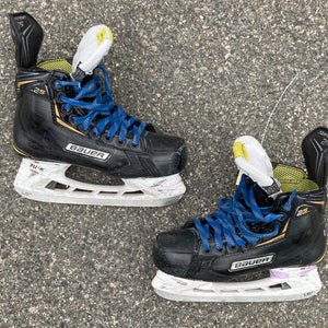 Junior Bauer Supreme 2S Hockey Skates | Size 3.5