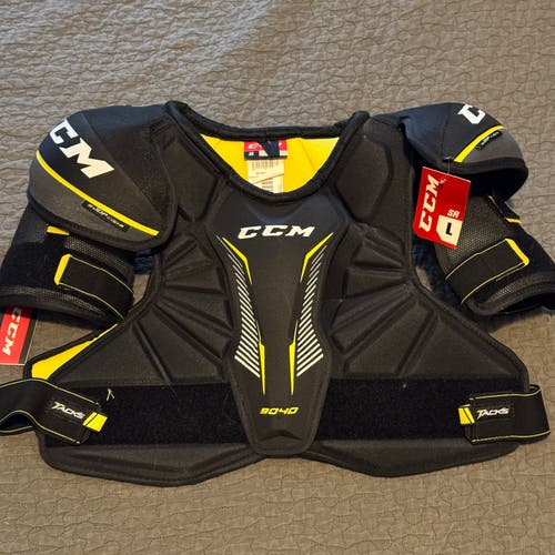 New Large Senior CCM Tacks 9040 Shoulder Pads