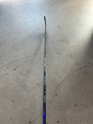 Used Senior Bauer Right Handed P92M Flex 77 Pro Stock Vapor Hyperlite 2 Hockey Stick