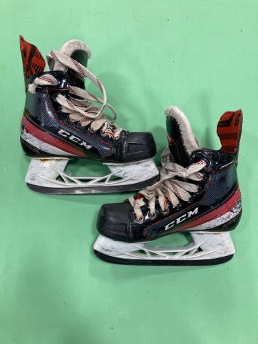 Used Youth CCM JetSpeed FT4 Hockey Skates Regular Width 13.5