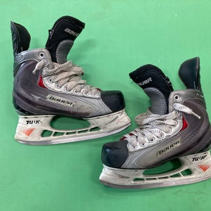 Used Intermediate Bauer Vapor X:60 Hockey Skates Regular Width Size 5