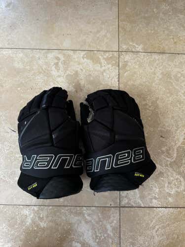 Used Bauer Vapor Hyperlite Gloves 14"