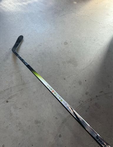 Used Senior Bauer Right Handed P92M Flex 77 Pro Stock Vapor Hyperlite 2 Hockey Stick