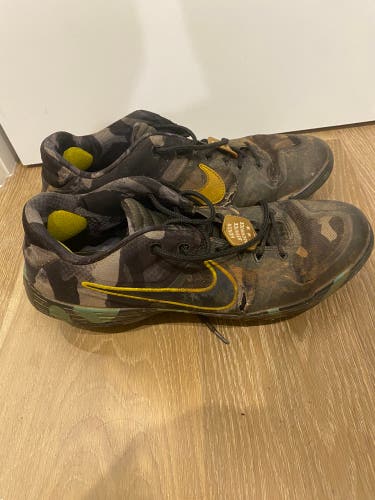 Used Size 10 (Women's 11) Nike