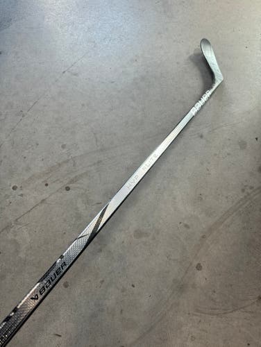 Used Senior Bauer Left Hand P28 Flex 70 Pro Stock Vapor Hyperlite 2 Hockey Stick