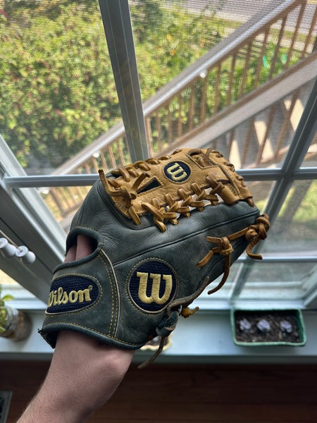 Used Infield 11.25" A2000 Baseball Glove