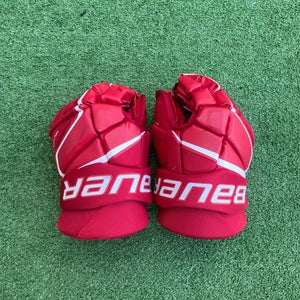 Red Used Junior Bauer Vapor 3X Gloves 12"