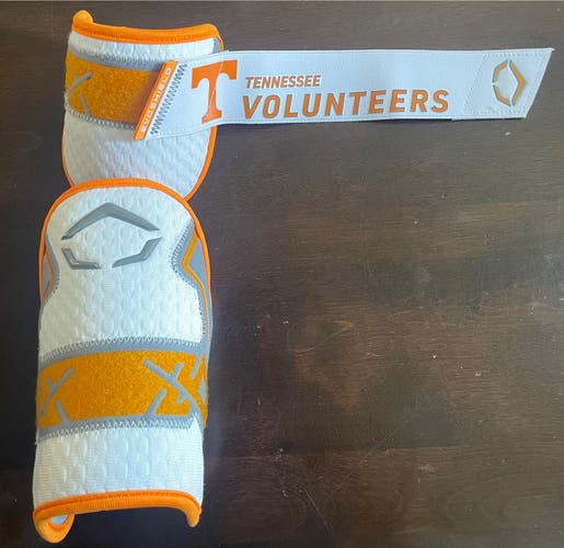 Custom EvoShield “Tennessee Volunteers” Elbow Protection Elbow Guard