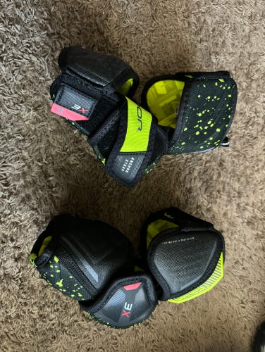 Used Junior Bauer Vapor 3x Elbow Pads