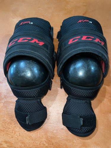 CCM KP1.9 Int Knee and Thigh Pads