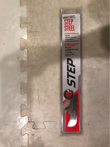 Step steel stainless. 247 size. Fits CCM XS holder