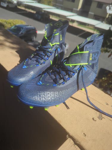 New Size 10 Men's Under Armour High Top Molded Cleats