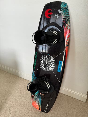 Connelly Surge Wakeboard (125 cm) with bindings, boots, life jacket and helmet