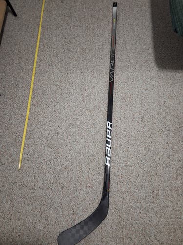 Used Senior Bauer Vapor Hyperlite Right Handed Hockey Stick P92