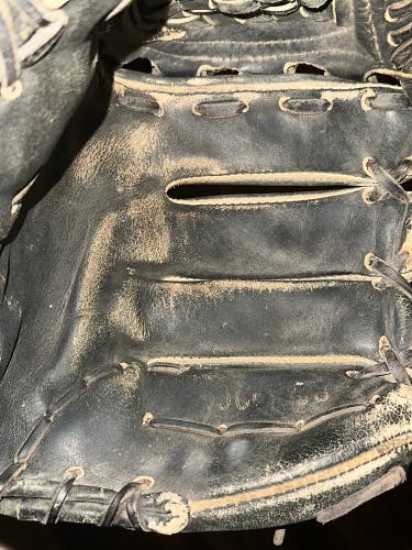 Rawlings Baseball Glove