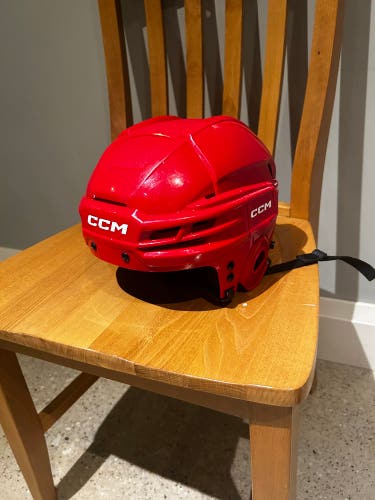 Used Excellent Condition Medium CCM Tacks 70 Helmet