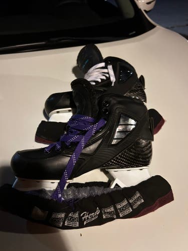 True  Goalie Skates