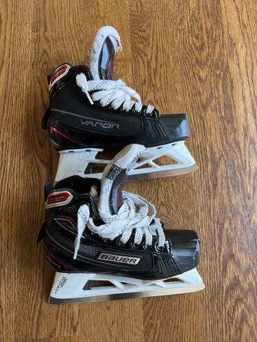 Bauer Vapor 1X Pro Junior Goalie Skates Sz 2.5