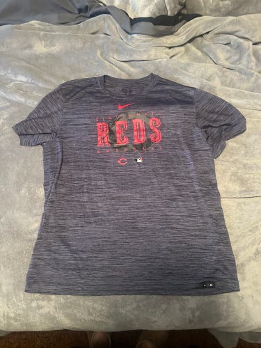 cincinnati reds shirt